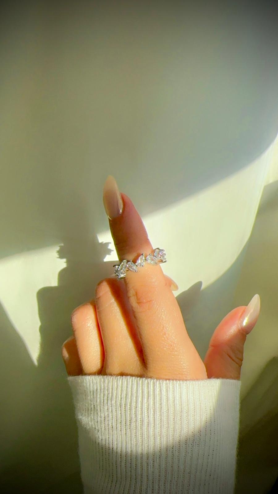 Adjustable floral~Ring