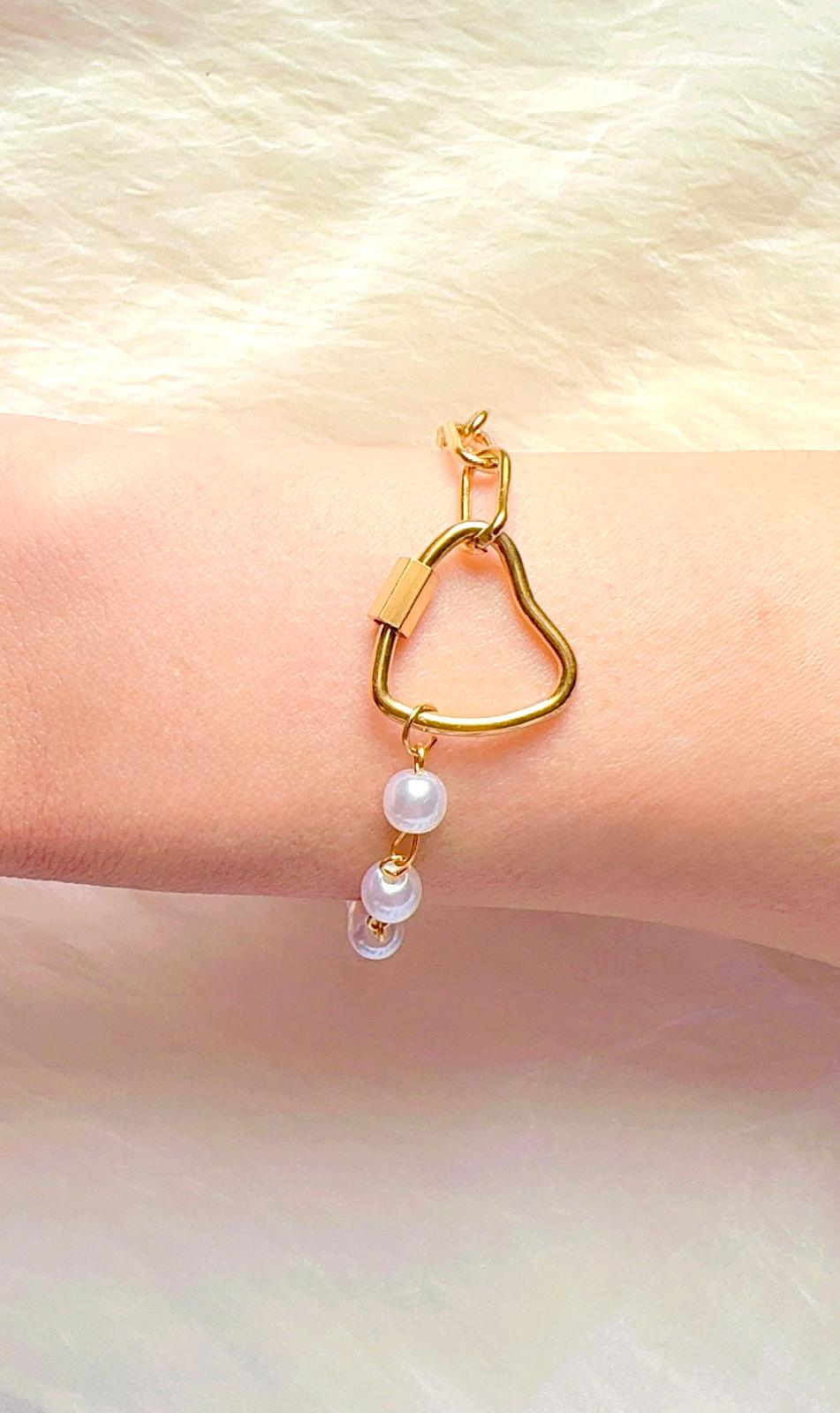 Heart and Pearls Bracelet - Timeless Elegance, Everyday Luxury