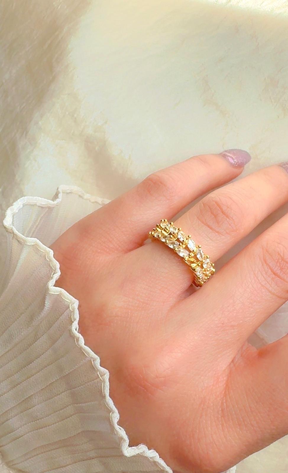 Adjustable Floral Ring- Add a Touch of Timeless Elegance
