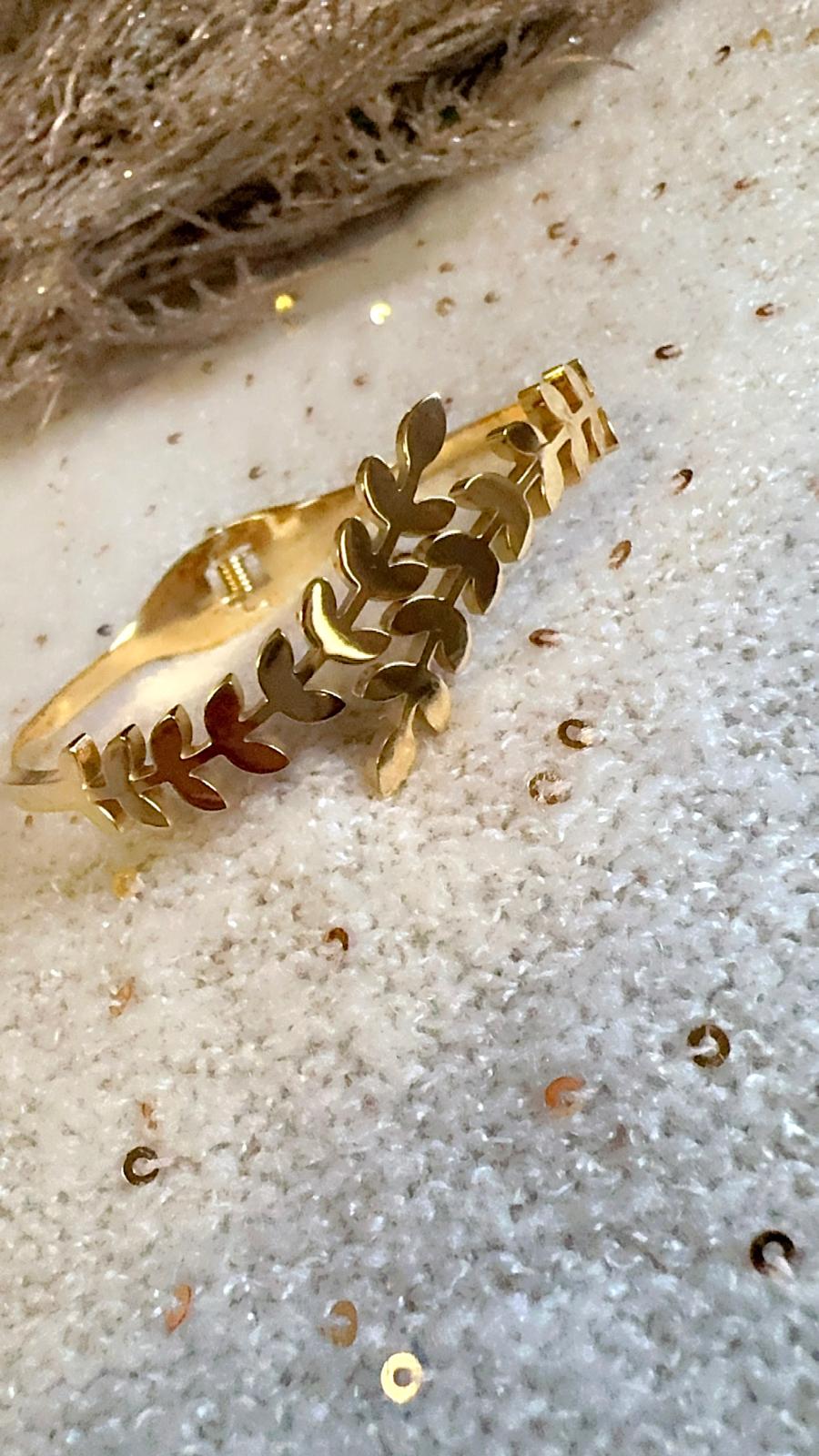 Olive Leaf Bangle - Timeless Elegance Inspired by Nature