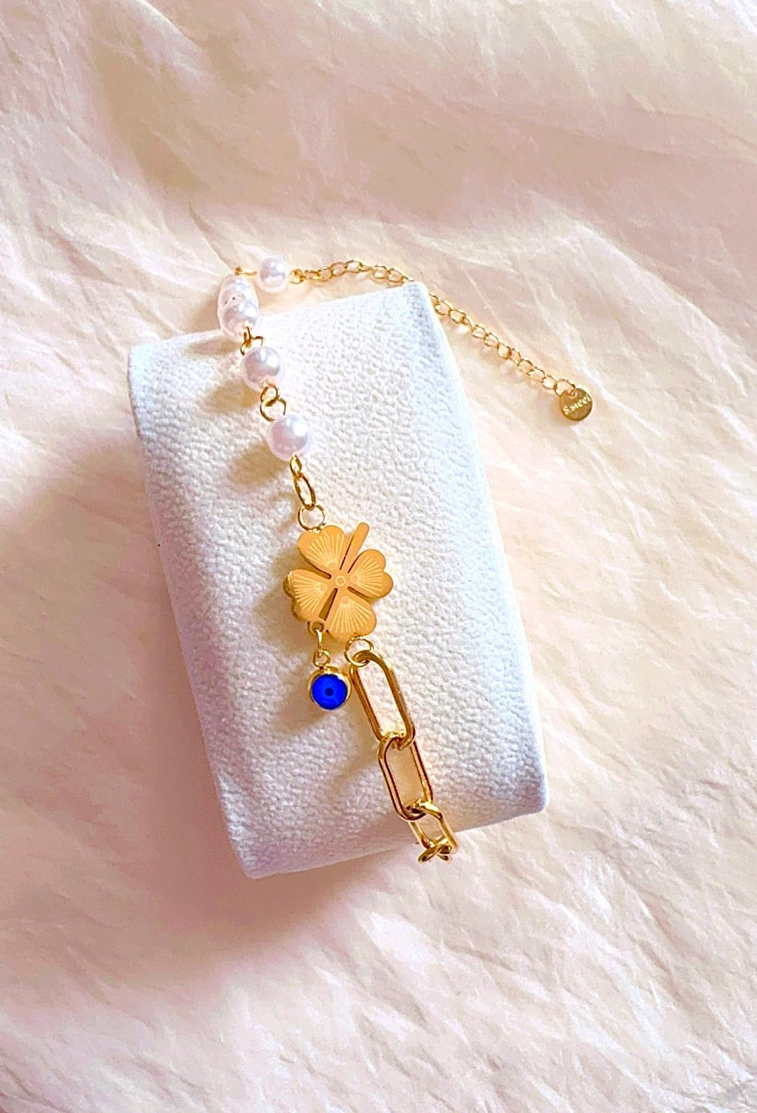 Four Leaf Clover Bracelet with freshwater Pearls -Luck, Elegance & Charm