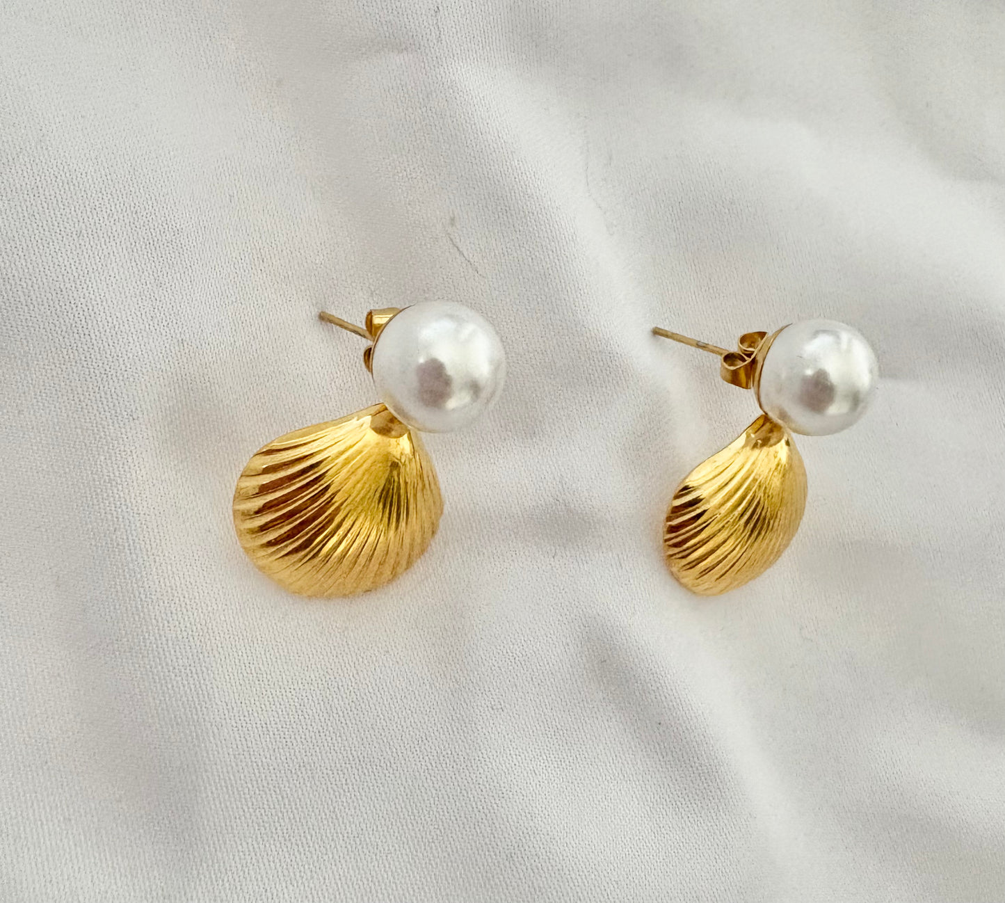 Gold shell inspired pearl earrings