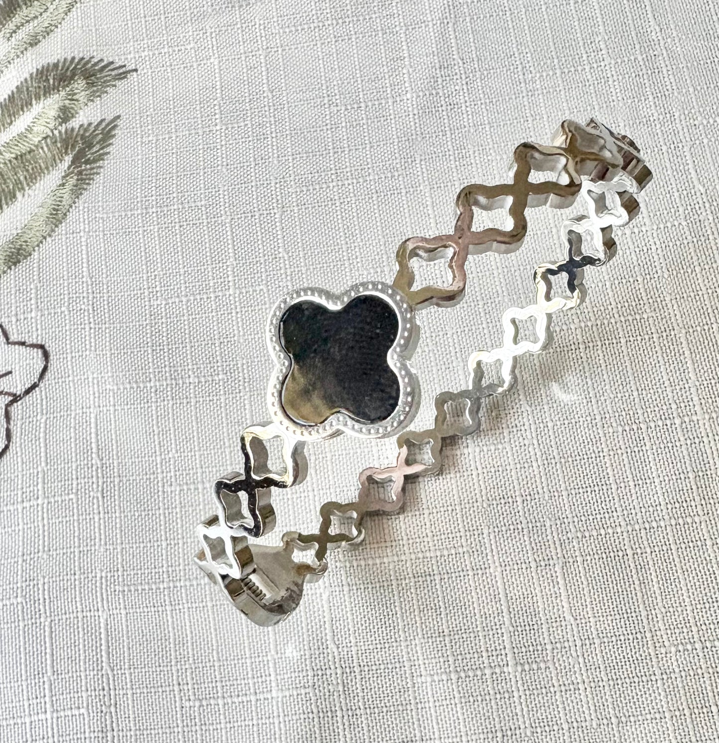 Silver Clover Cutout Bangle with Black Enamel Charm – 18K White Gold Plated