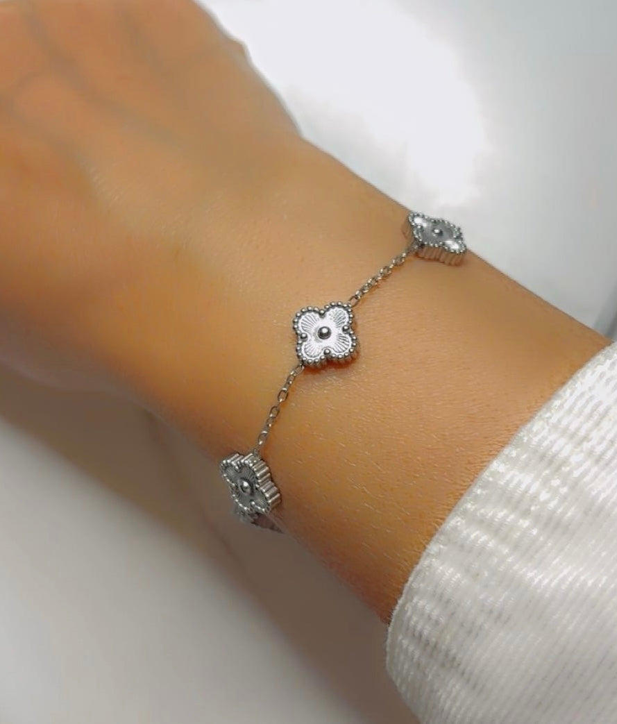 Silver Clover Gold Bracelet – 18K Gold Plated, Non-Tarnish