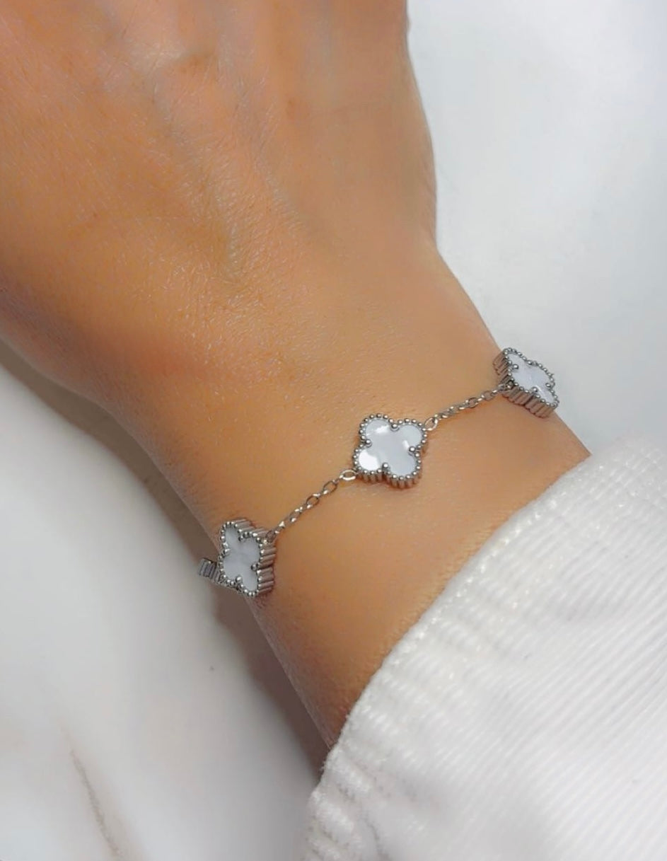 White Silver Clover Bracelet – 18K Gold Plated, Non-Tarnish