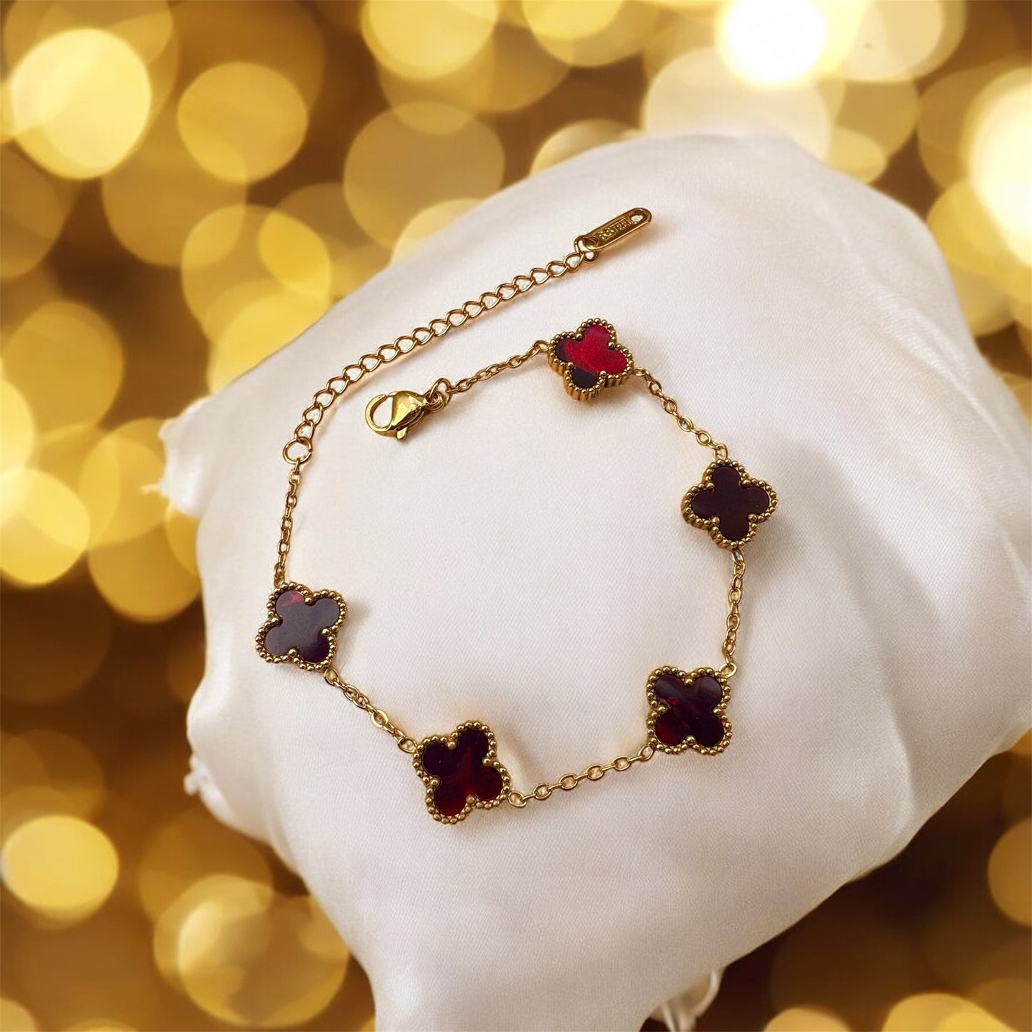 Red Clover Gold Bracelet – 18K Gold Plated, Non-Tarnish