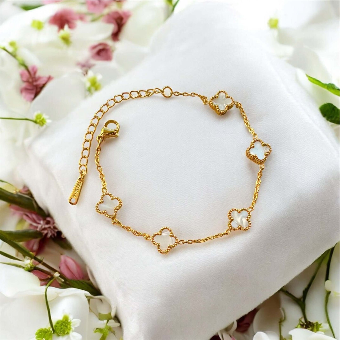 White Clover Gold Bracelet – 18K Gold Plated, Non-Tarnish