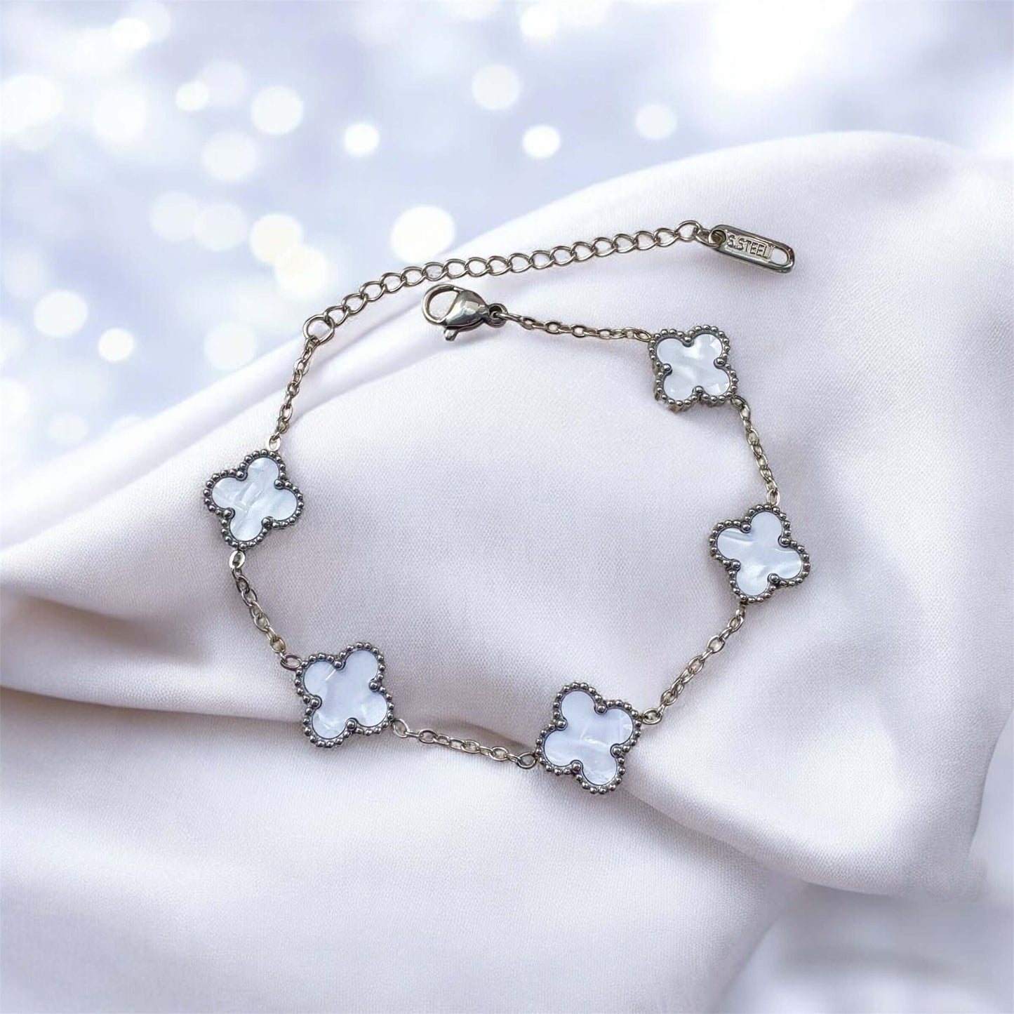 White Silver Clover Bracelet – 18K Gold Plated, Non-Tarnish