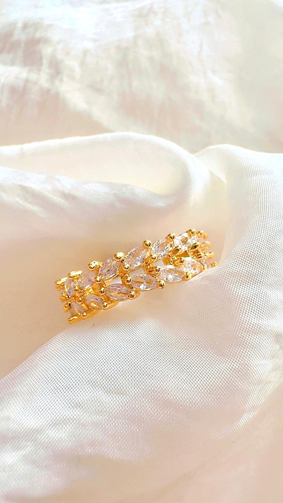 Adjustable Floral Ring- Add a Touch of Timeless Elegance