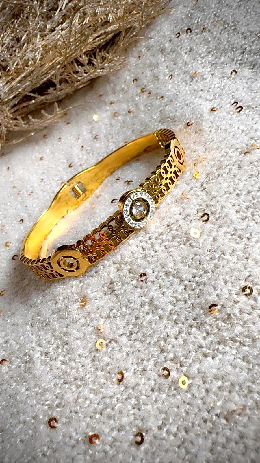 zircon bangle
