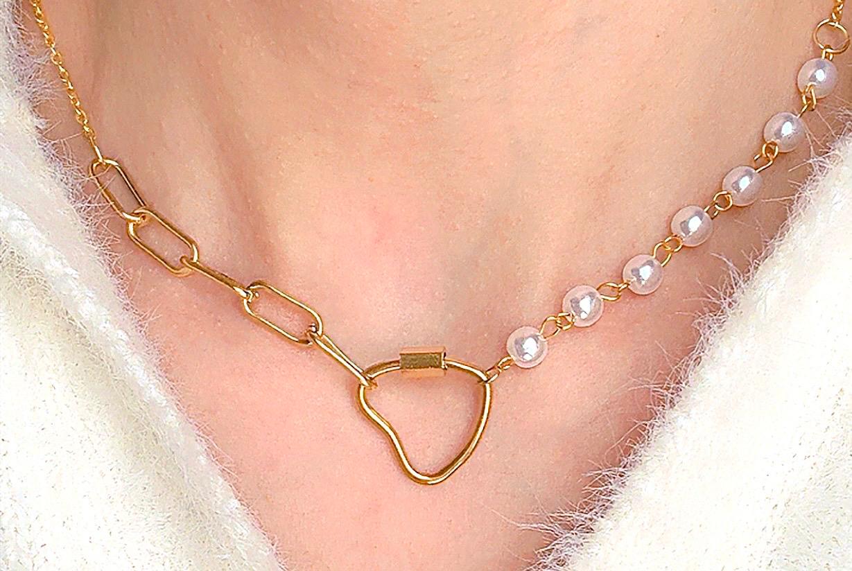 Heart & Pearls Necklace: Timeless Elegance with a Romantic Touch 🤍✨