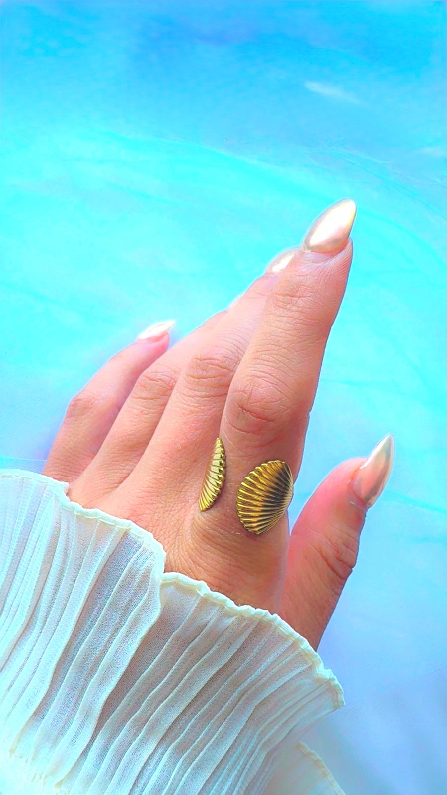 Gold Seashell Ring – 18K Gold Plated Stainless Steel