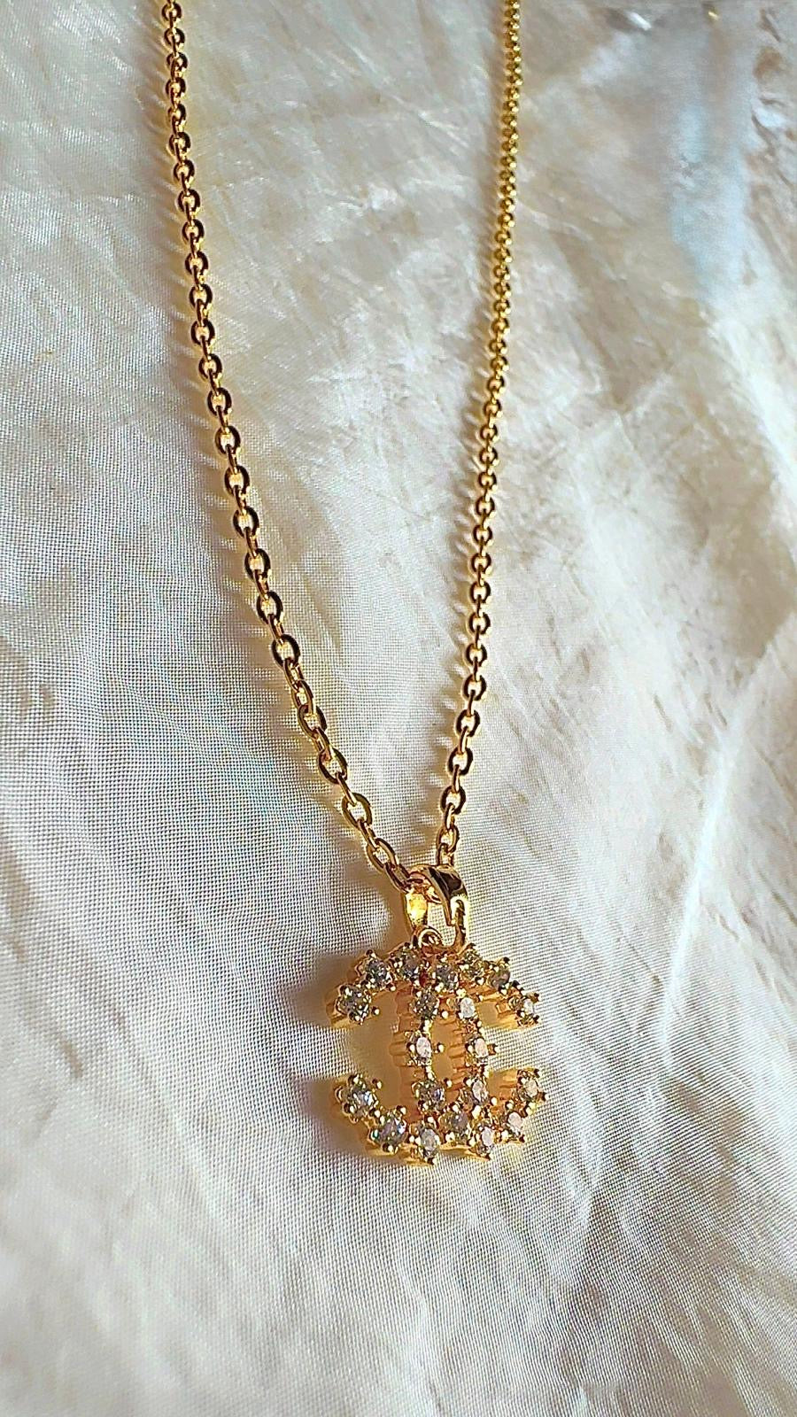 Authentic Chanel necklace - Iconic Elegance for Every Occasion