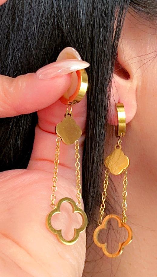 DANGLING ~CLOVER~ EARRINGS