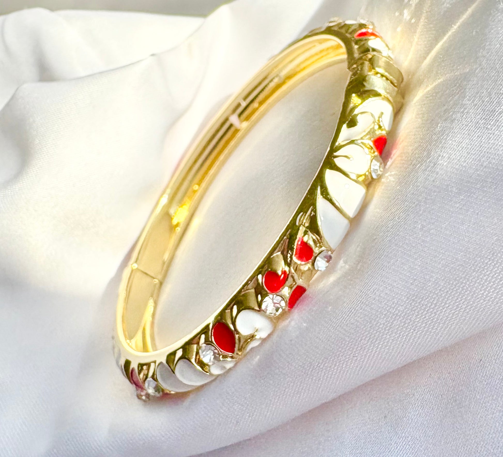 Red and white enamel heart bangle bracelet