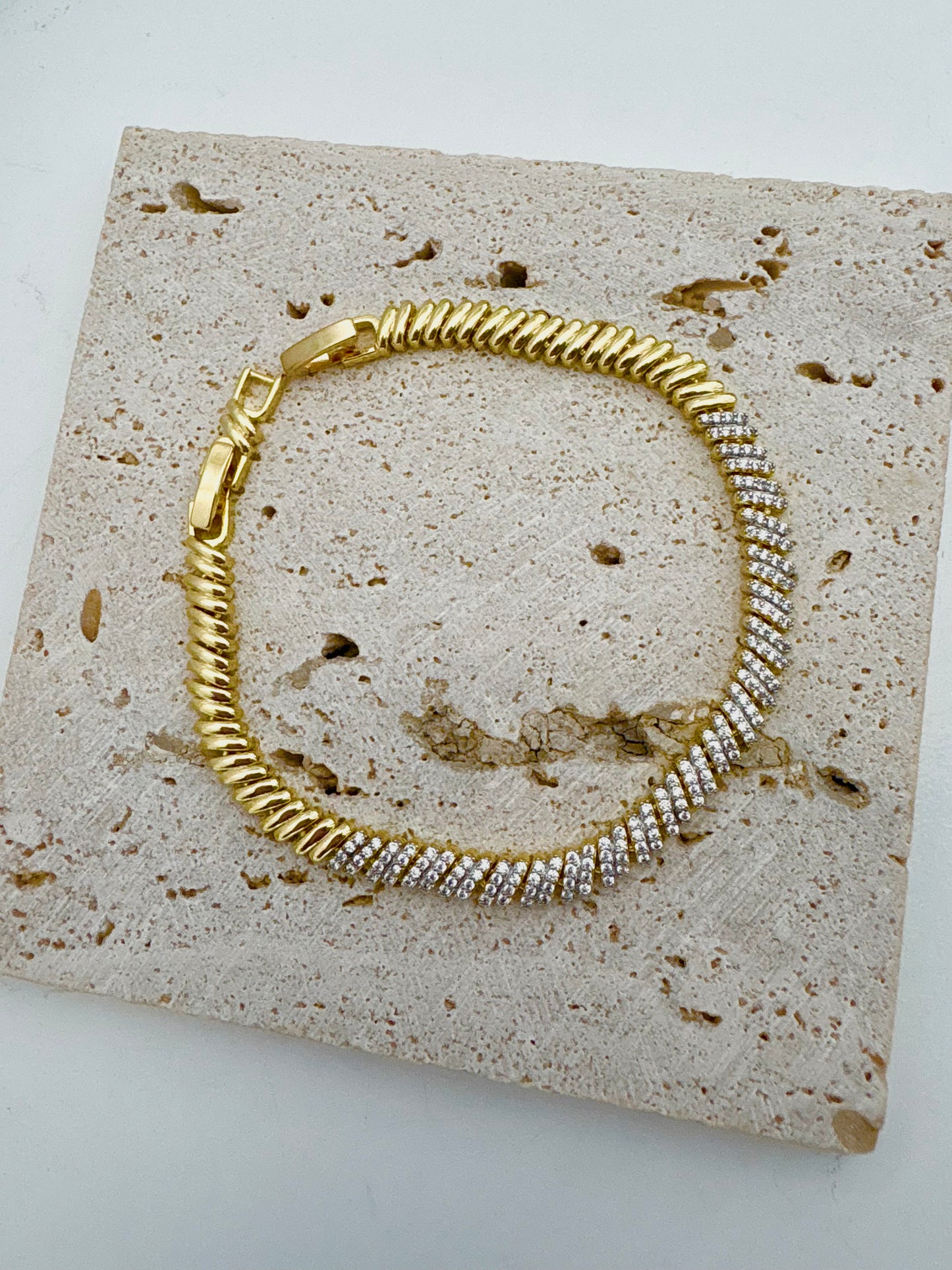 Gold Crystal Ribbed Zirconium Bracelet