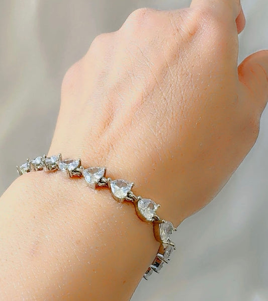 Silver Heart-Shaped Crystal Zirconium Bracelet