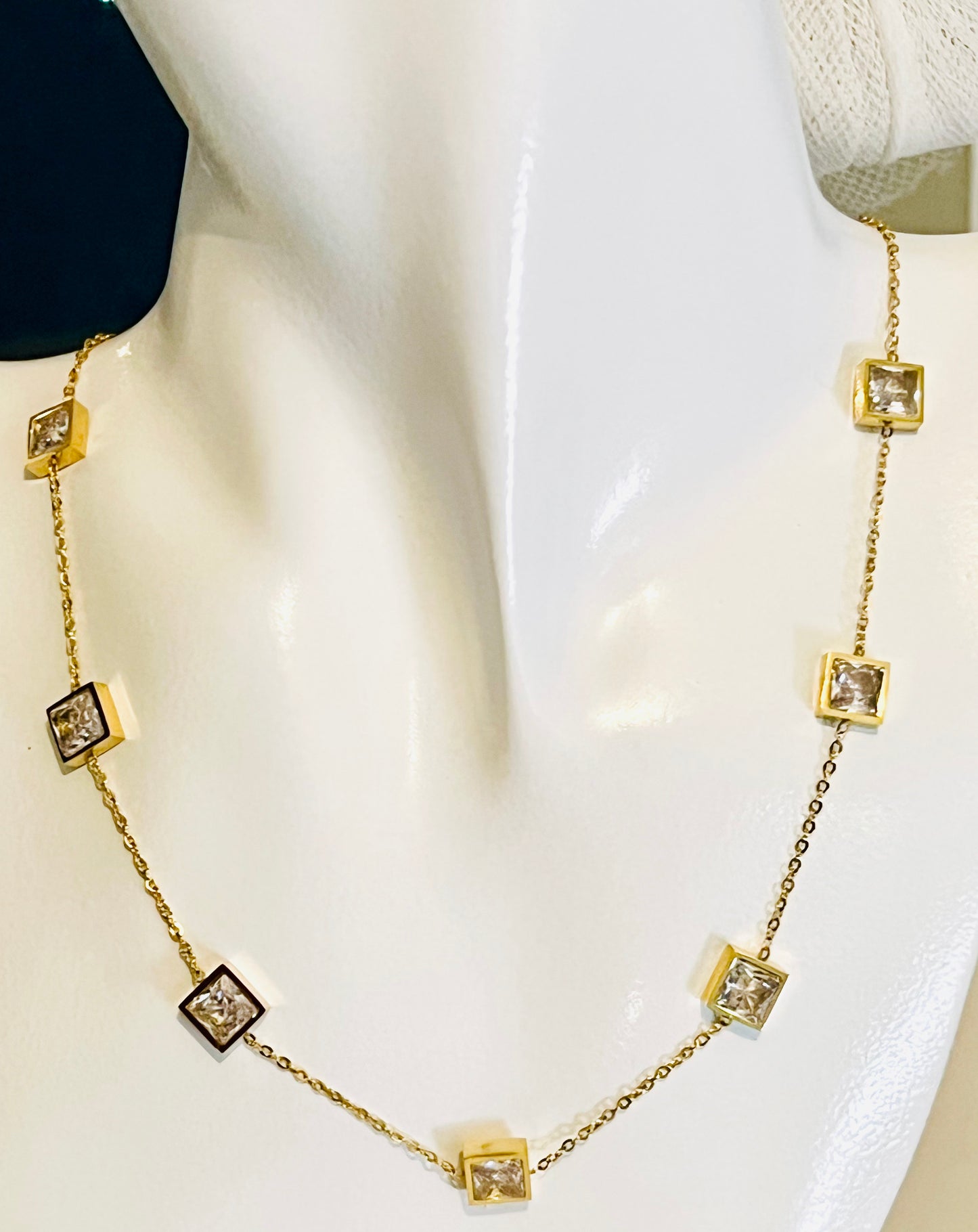 ZIRCON CUBICS NECKLACE