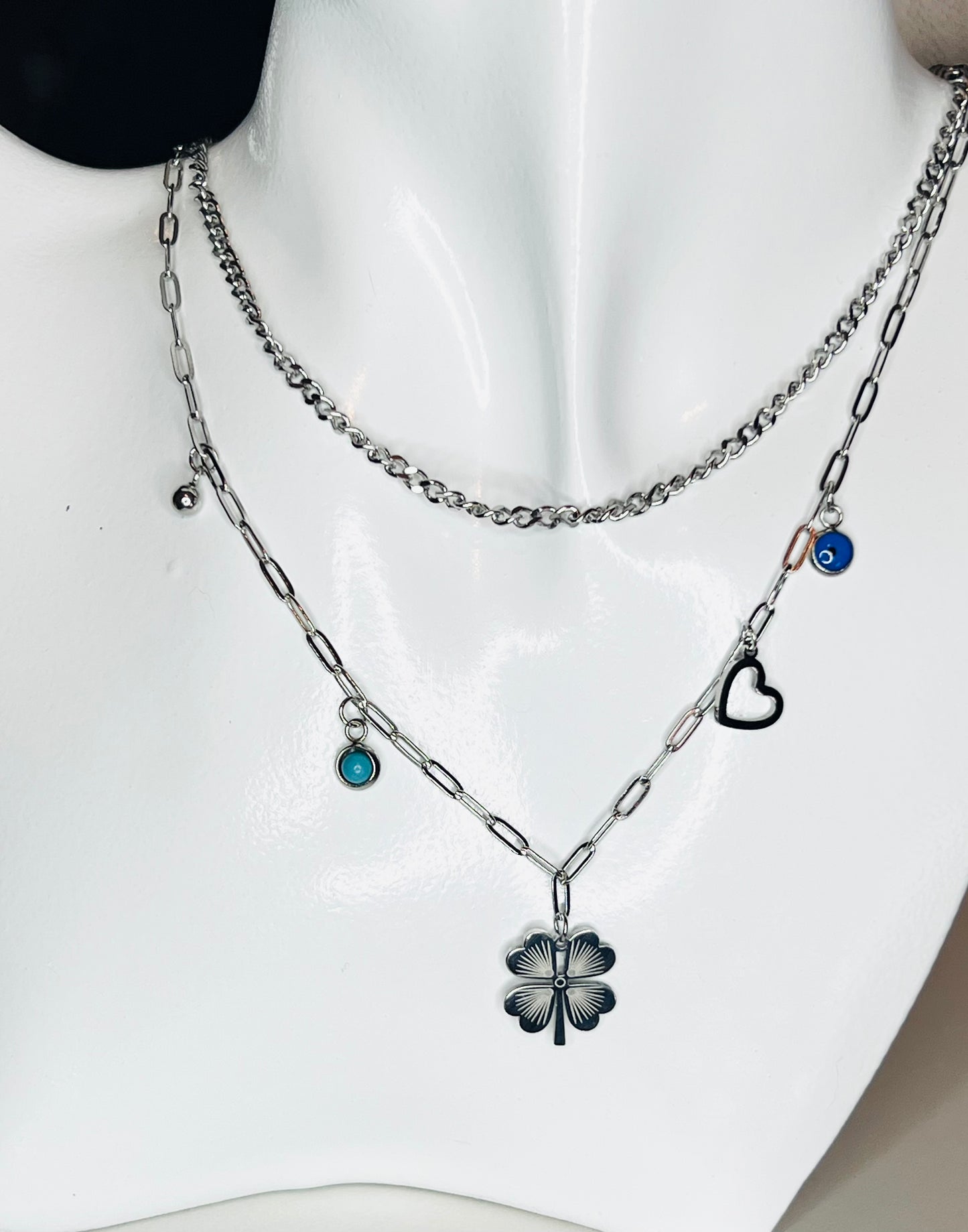 VAN LEAF CLOVER NECKLACE