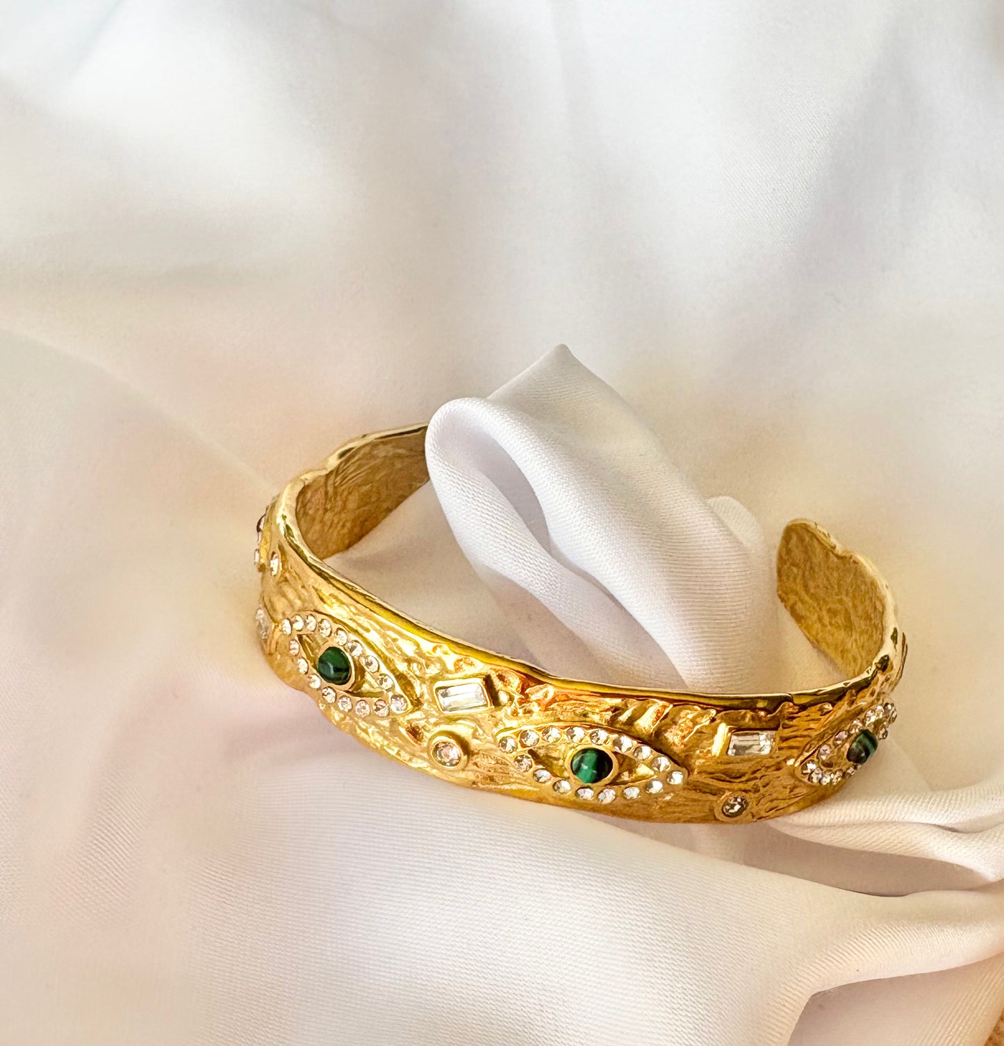 Gold Hammered Evil Eye Malachite Cuff Bangle – 18K Gold Plated