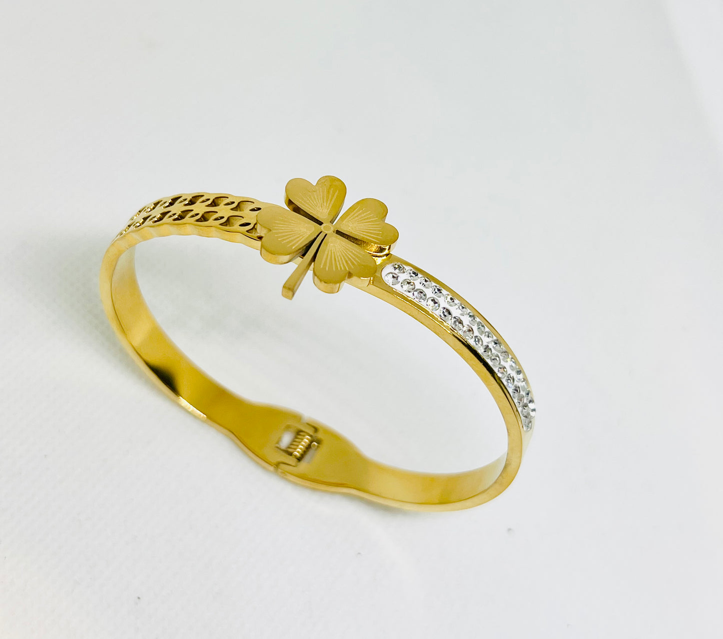 clover bangle 