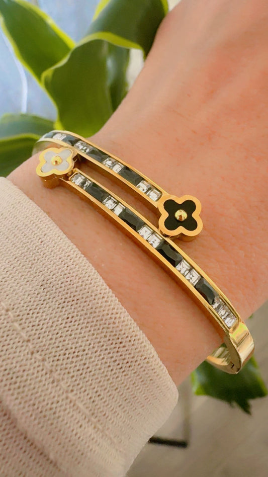 Twisted clover bangle with zircon stones 