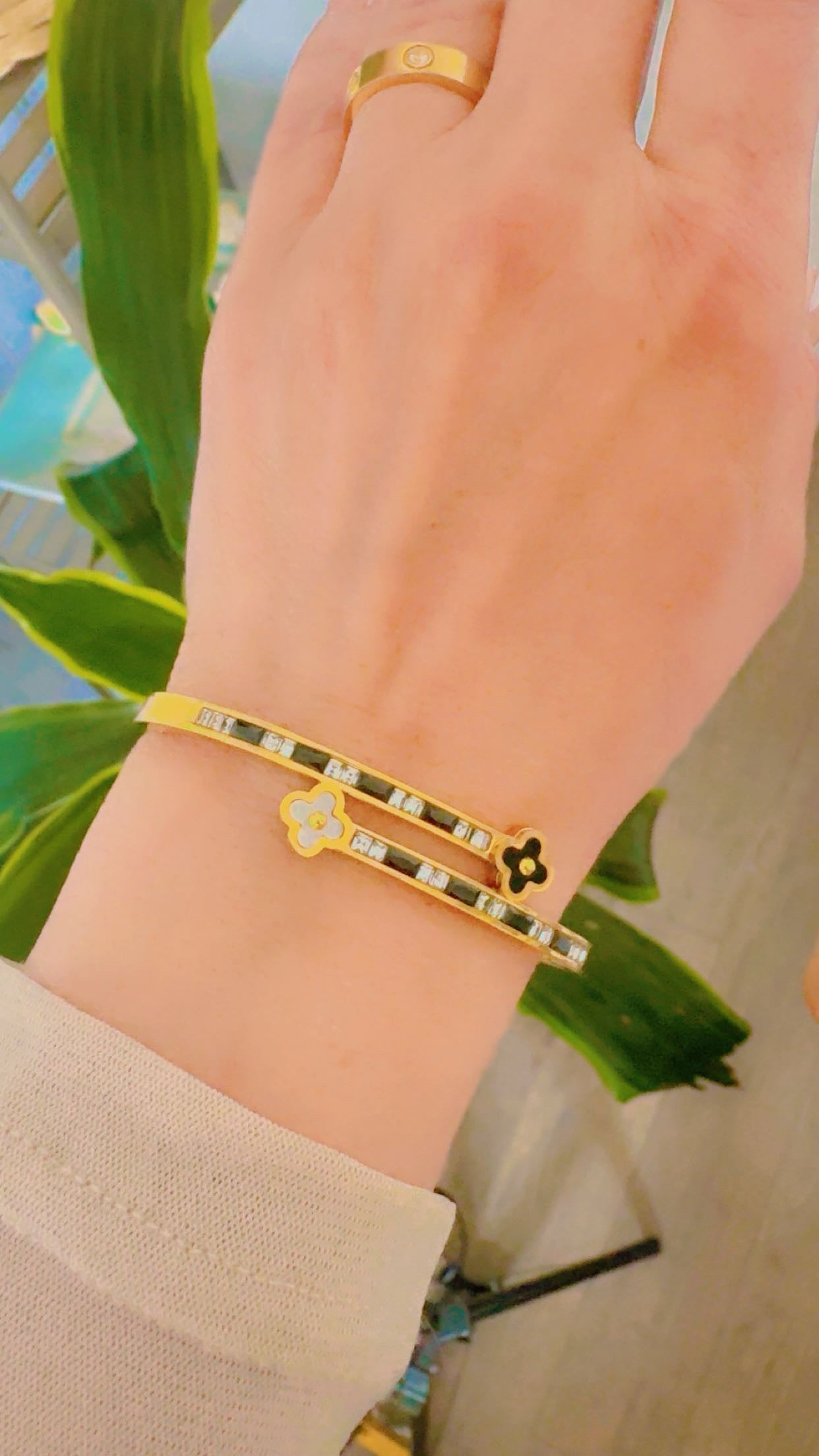 18k gold plated clover bangle with zircon stones and black enamel