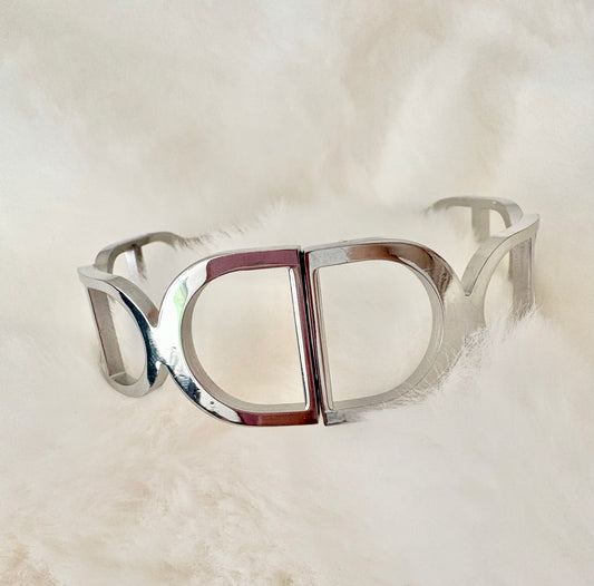Silver Geometric Cutout Wide Bangle Bracelet – 18K White Gold Plated