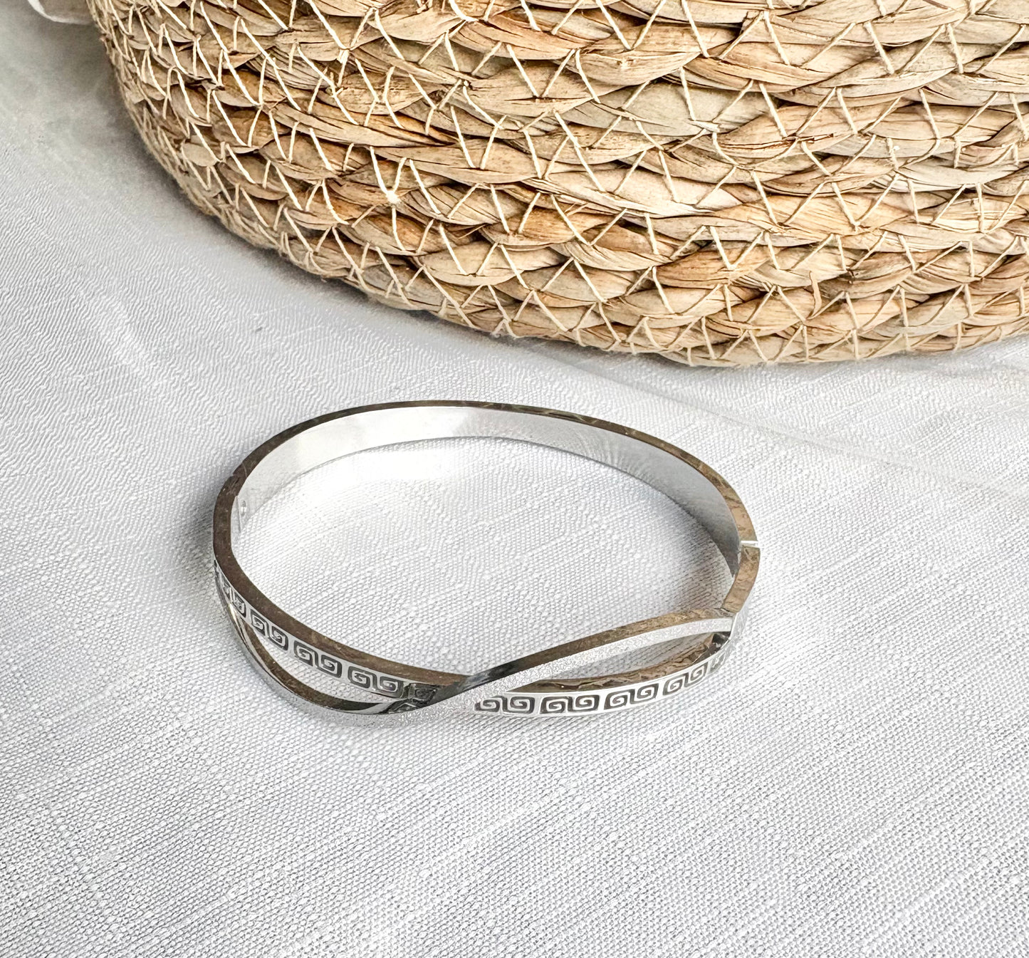 Silver stainless steel bangle 