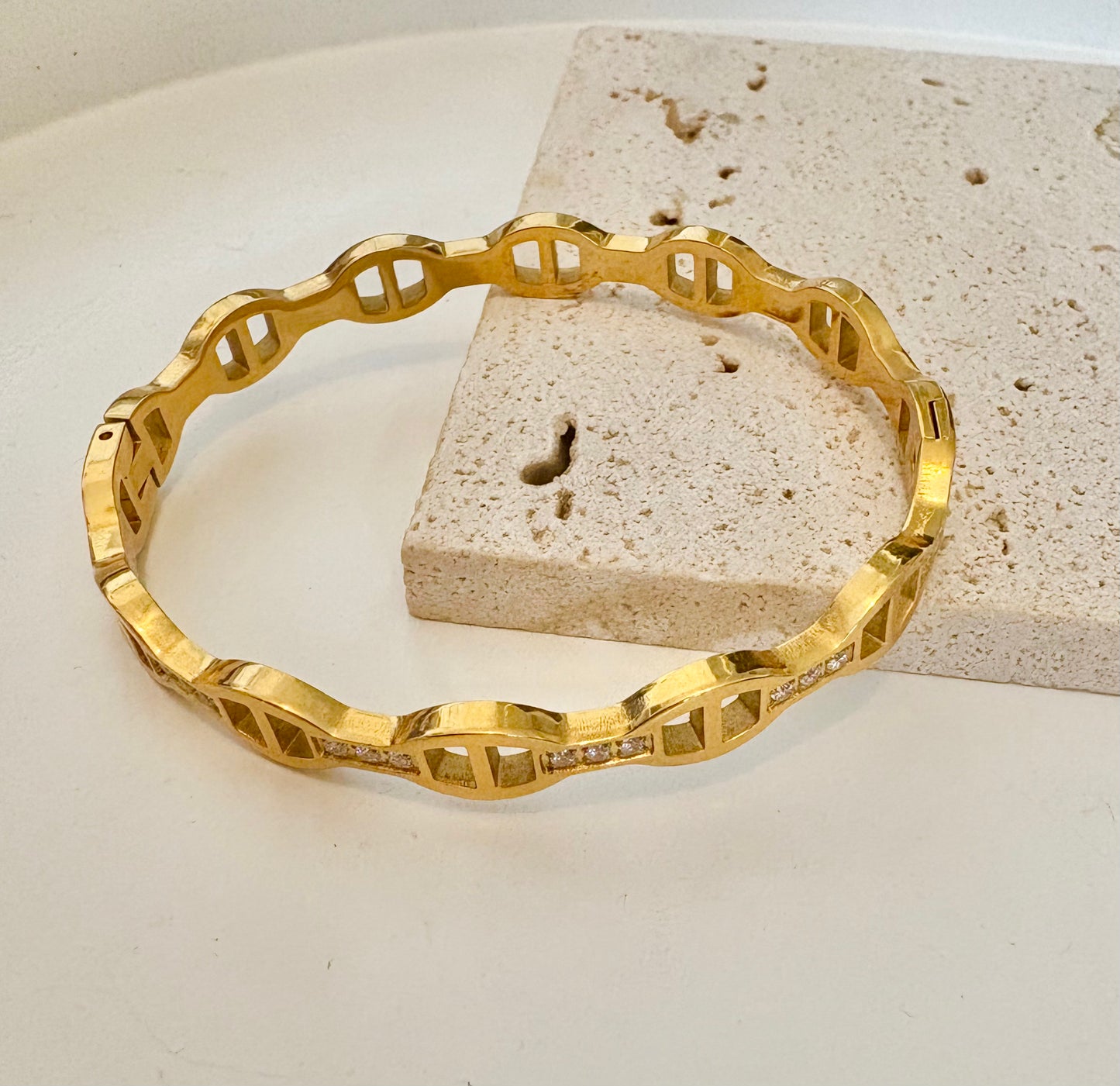 Gold Mariner Chain Crystal Bangle Bracelet – 18K Gold Plated