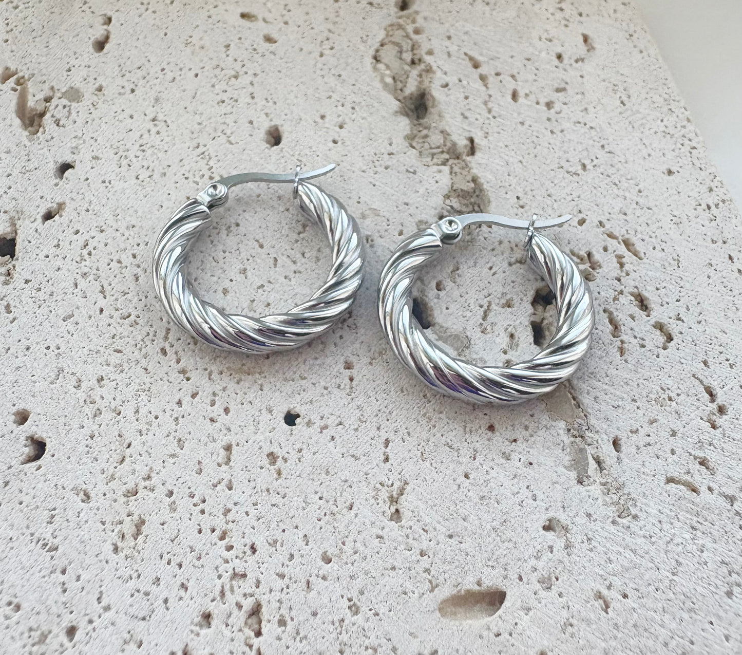 Silver Twisted Rope Hoop Earrings – 18K White Gold Plated