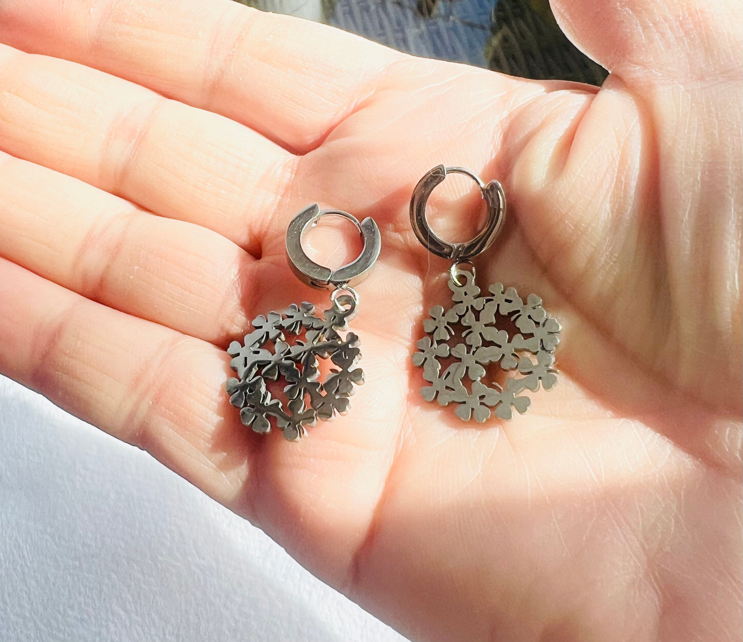 STAINLESS STEEL CIRCLE FLOWERS EARRINGS