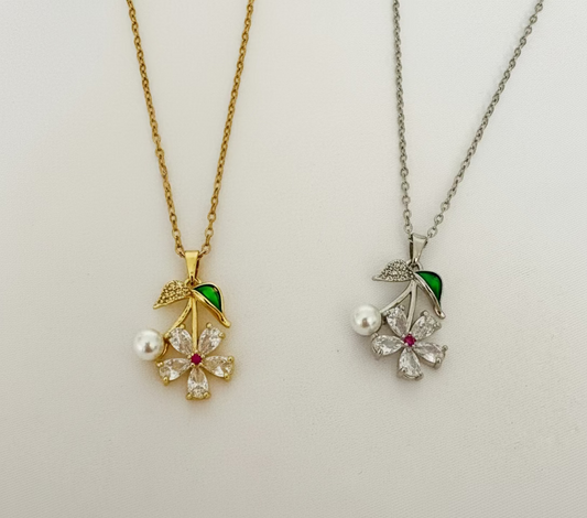 Non Tarnish Flower Pendant Necklace