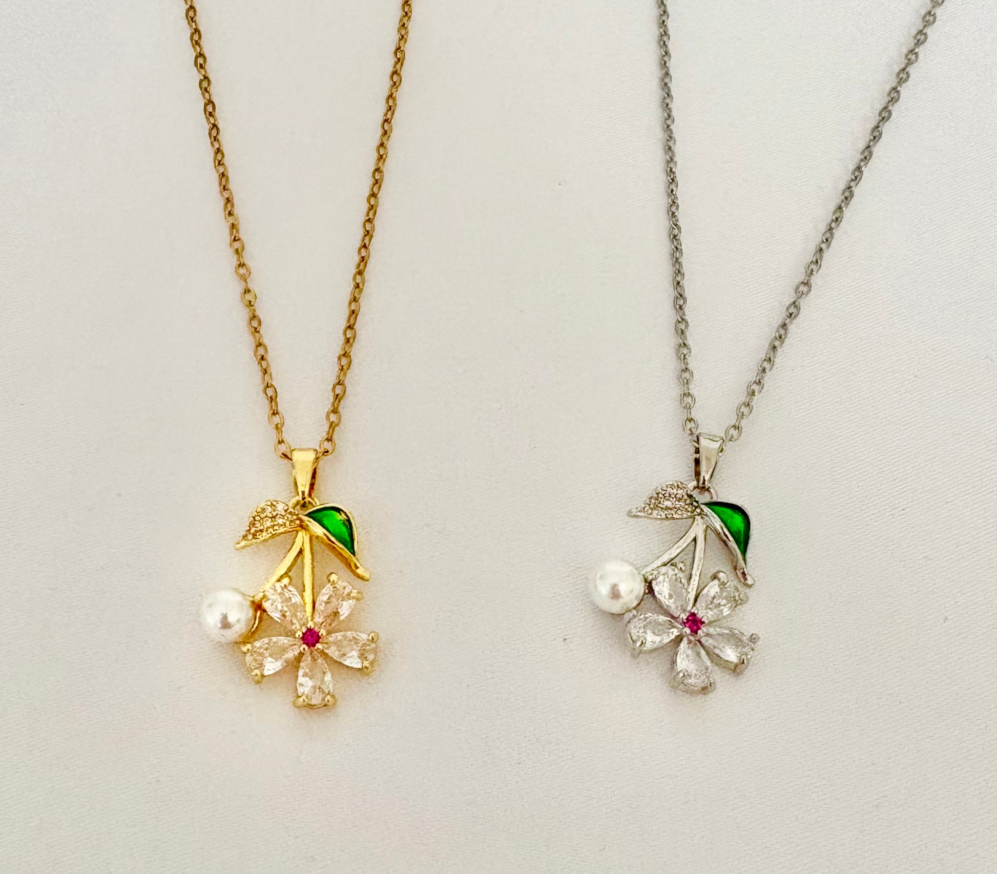 Non Tarnish Flower Pendant Necklace