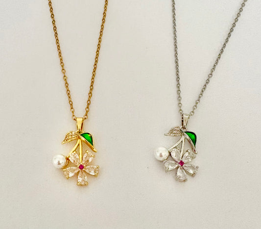 Non Tarnish Flower Pendant Necklace