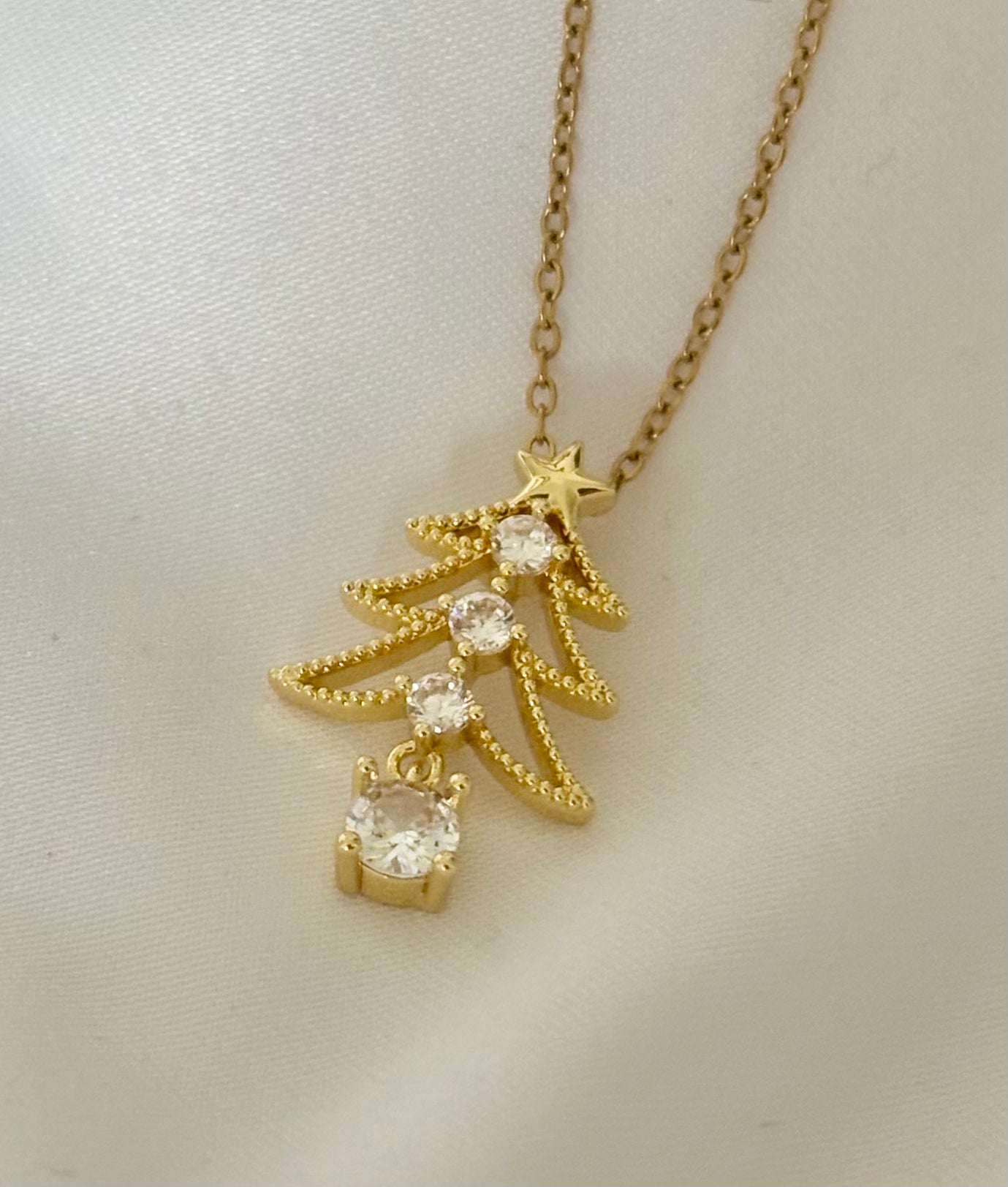 Christmas Tree Pendant Necklace – 18k gold plated- Non tarnish