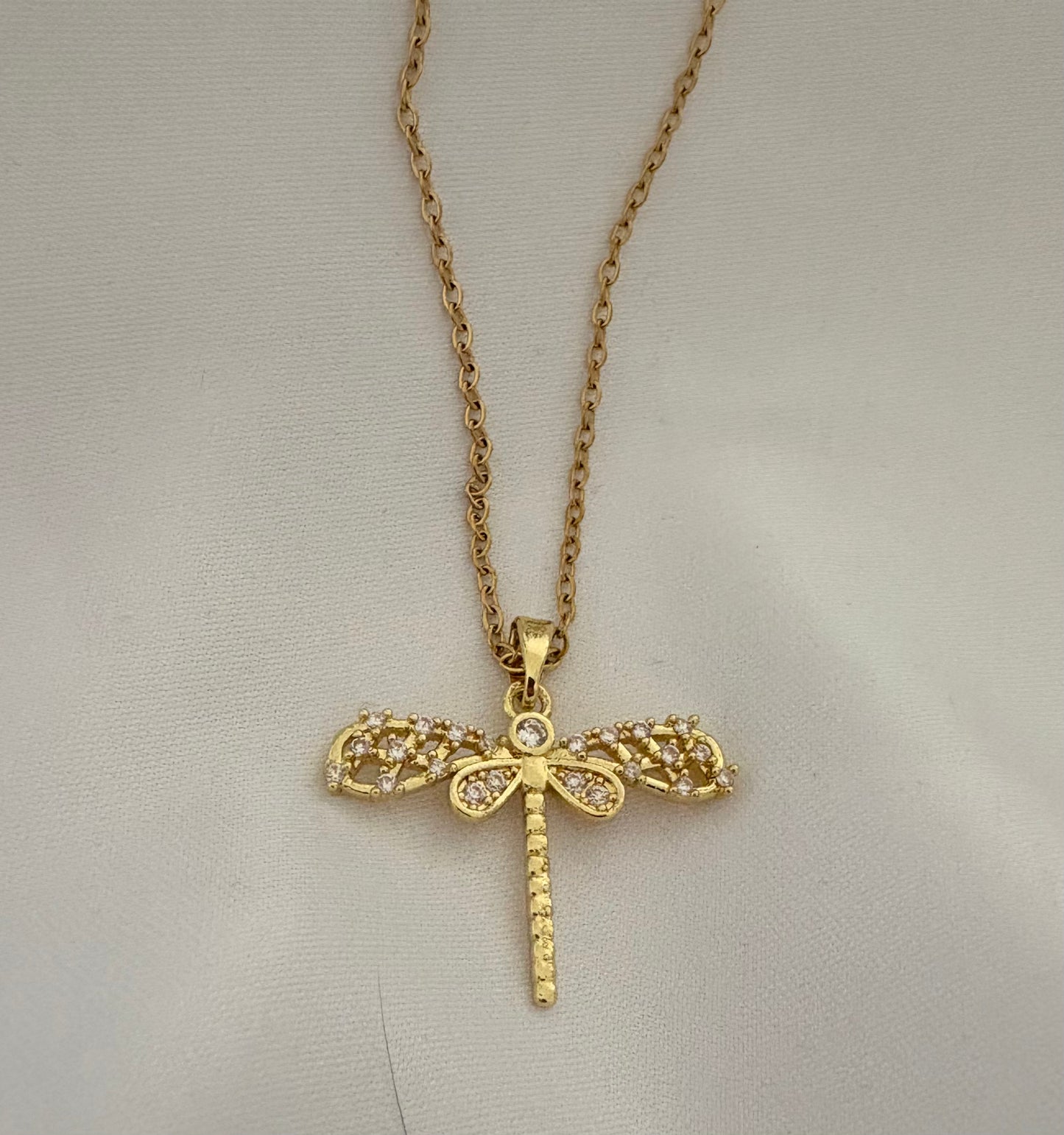 Gold dragonfly pendant necklace 