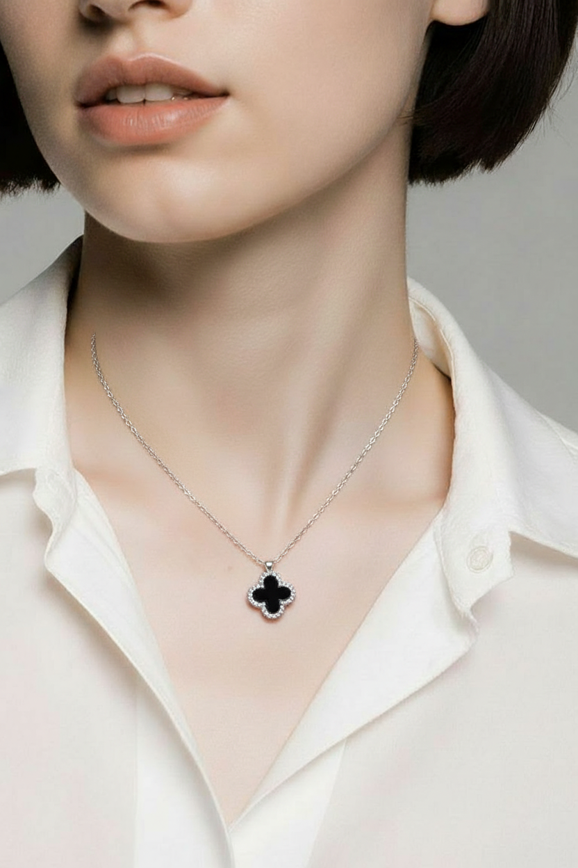 Minimalist black clover necklace in stainless steel, 12mm charm