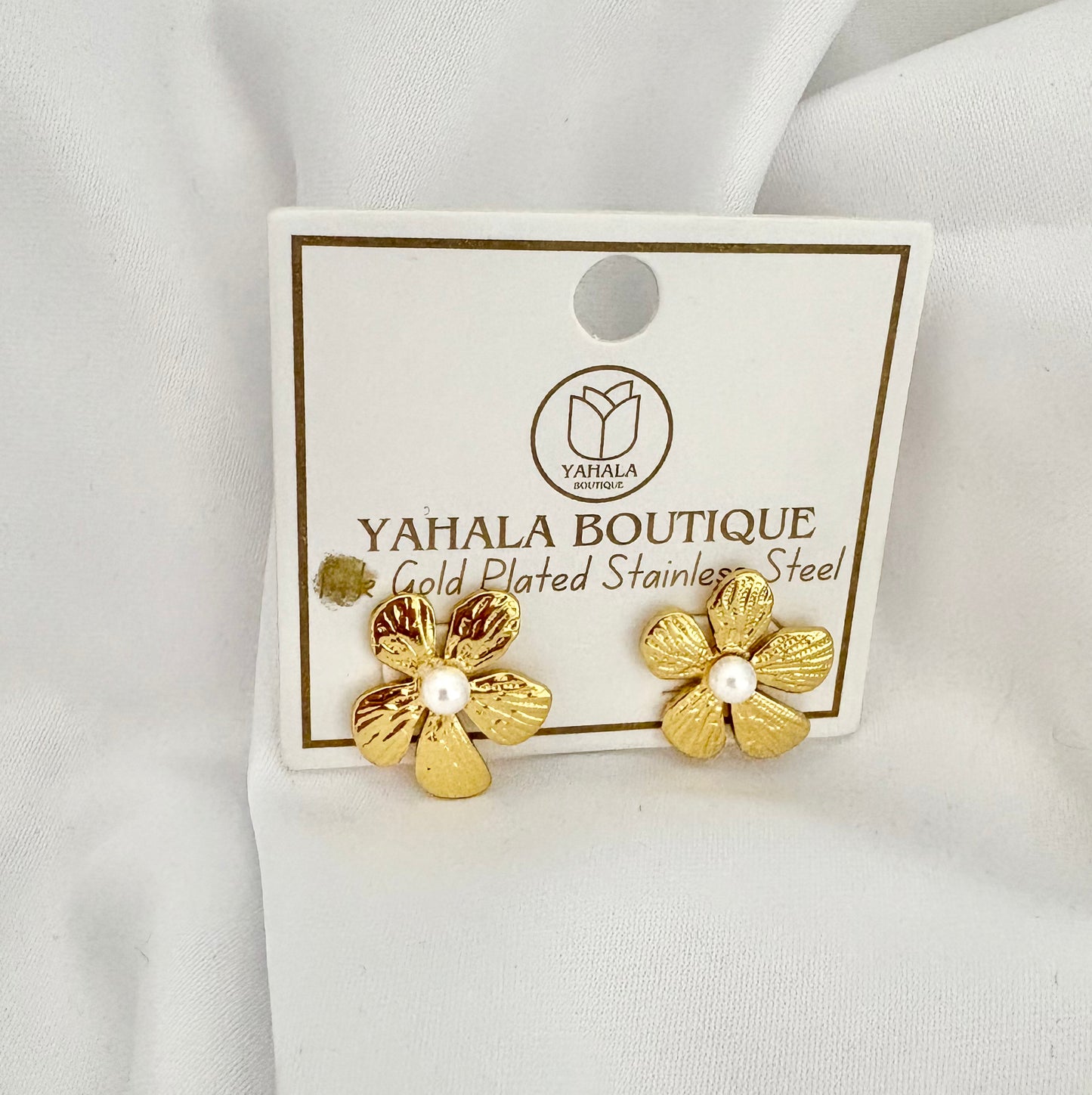 Waterproof stainless steel floral stud earrings