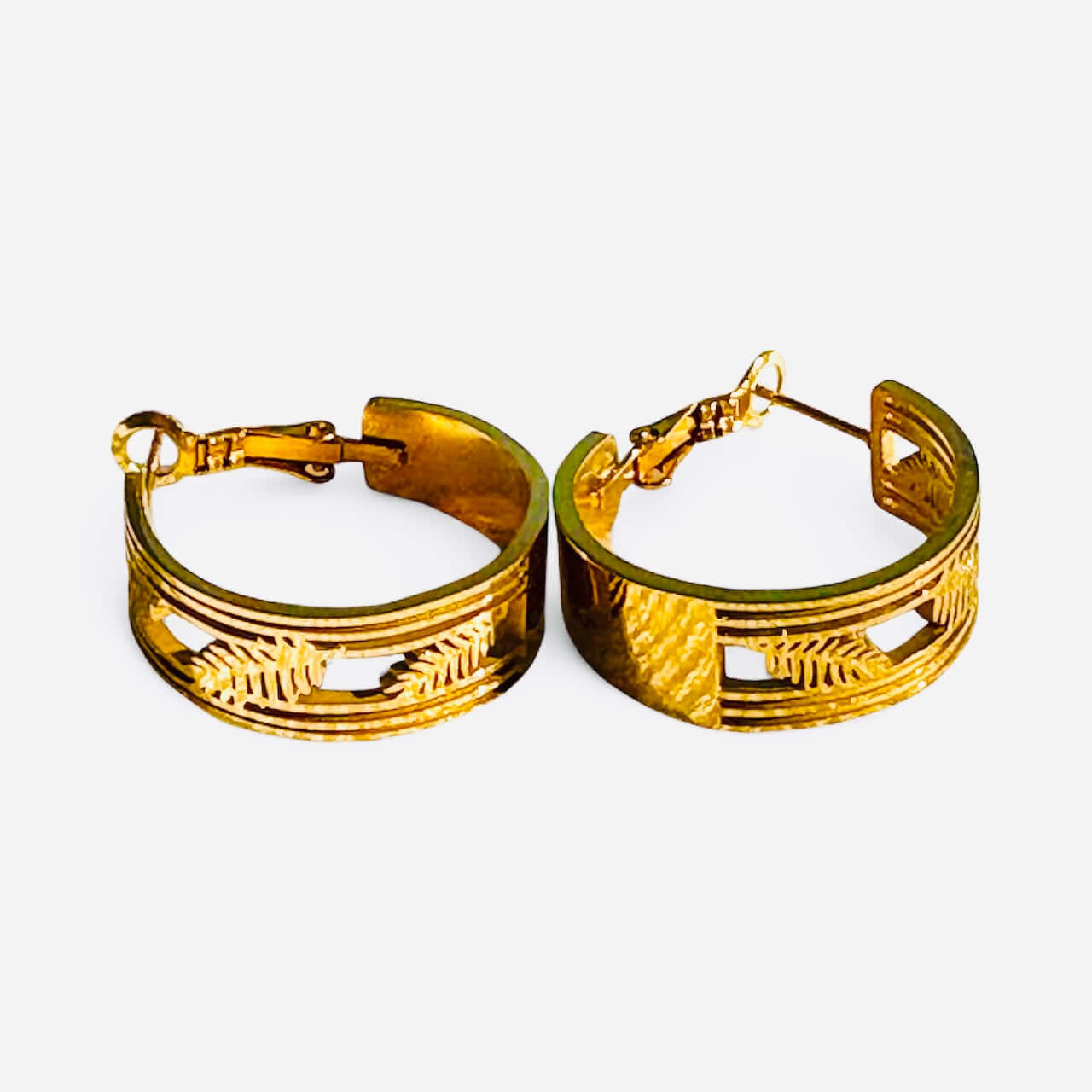 Leaf Engraved Gold Hoop Earrings – 18K gold plated non-tarnish stainless steel hoops 