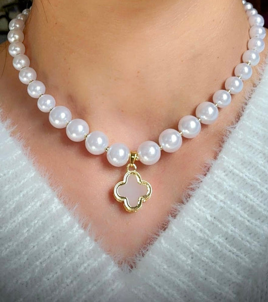 Pearls White Clover ~ Neckalce