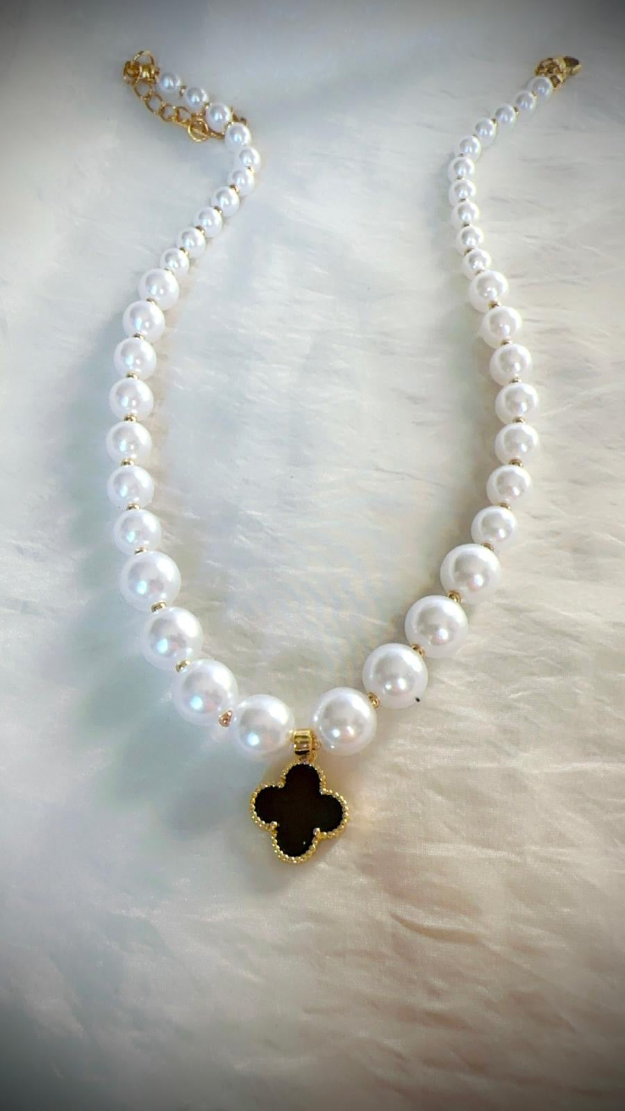 PEARLS~DOUBLE SIDED CLOVER~Necklace