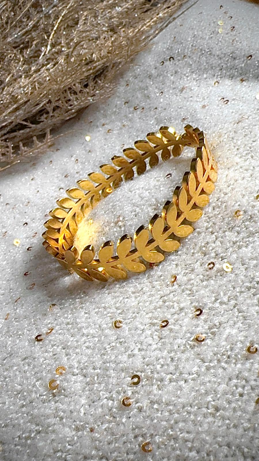 Greek Leaf Crown Bangle